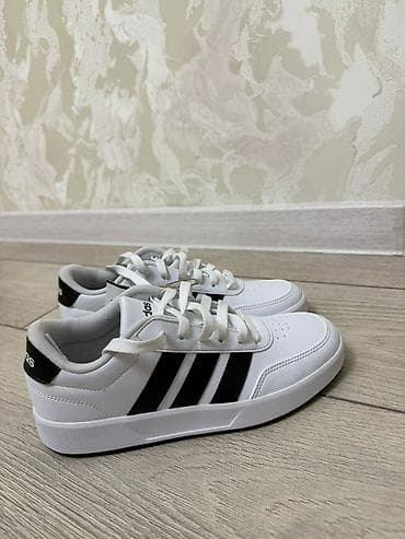классические куртки мужские бишкек: Кроссовки, 37, Adidas Originals, Новый, цвет - Белый, Платная доставка — 4