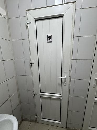 пластиковый эшик: Пластиковые двери для санузлов (кабинки) Состояние отличное — 2