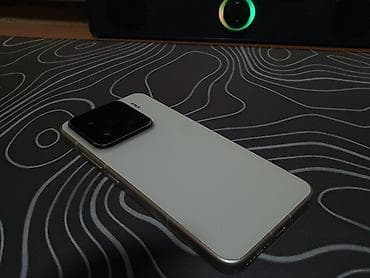 apple studio display: Xiaomi, 15, Б/у, 256 ГБ, цвет - Белый, 2 SIM, eSIM — 1