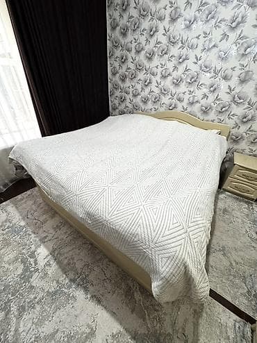 Спальные гарнитуры: Спальный гарнитур, Б/у, Тумба, Шкаф, Двуспальная кровать, Дерево, Платная доставка, Самовывоз, цвет - Бежевый — 1