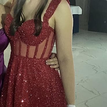 Брюки: Платье на выпускной ярко красного цвета. Надевала только один раз и то — 4