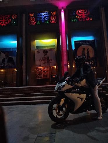 motor cycle: Спортивный мотоцикл в обвесе Yamaha EXUP, бело‑чёрный. Характеристики — 2