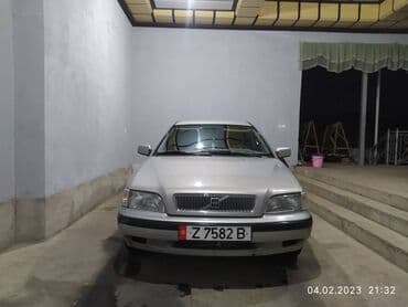 Volvo S40: 1998 г., 2 л, Механика, Бензин, Седан