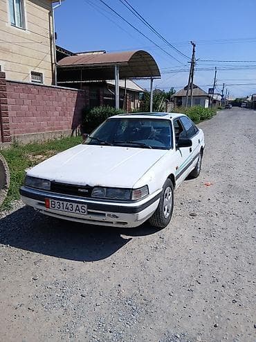 626: Mazda 626: 1989 г., 2.2 л, Механика, Бензин, Лифтбек — 1