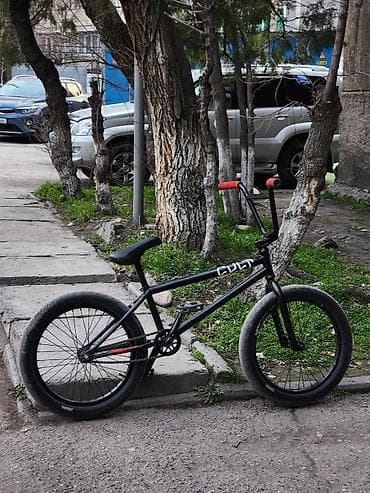 kink: BMX велосипед, Рама M (156 - 178 см), Б/у — 1