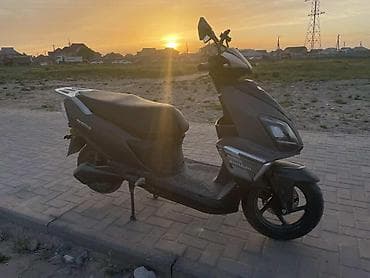 сктер: Срочно срочно!!!!!! Продаю Скутер Kunbao KH-Suzuki, городской класс — 4