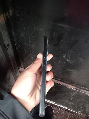 touch pen: Смартфон с тройным модулем камеры и матовой задней панелью под — 5