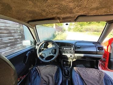 бир: Volkswagen Golf: 1997 г., 1.8 л, Кол менен иштөөчү, Бензин, Хетчбек — 3