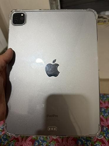 купить очки с камерой: Apple iPad Pro (серебристый), серия с Face ID и двойной камерой с — 1