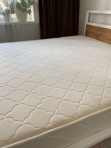 Двуспальная кровать, Б/у, С матрасом, длина - 209 см — 3