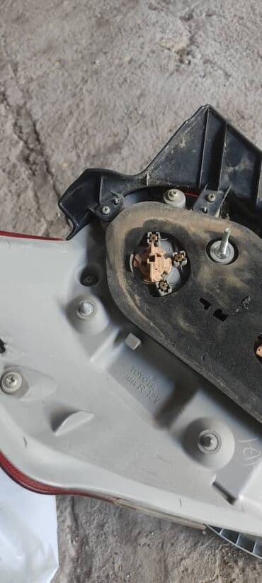 runx alex: Комплект стоп-сигналов Toyota 2011 г., Б/у, Оригинал — 2