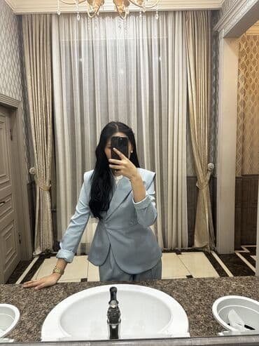 прокат мужских костюмов [возьми на прокат] бишкек фото: Костюм брючный,одевала 1-2 раза,брала за 3500
состояние идеальное😍😍 — 2