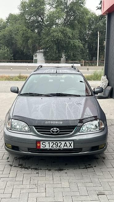 чанган авто: Toyota Avensis: 2003 г., 1.8 л, Кол менен иштөөчү, Бензин, Универсал — 2