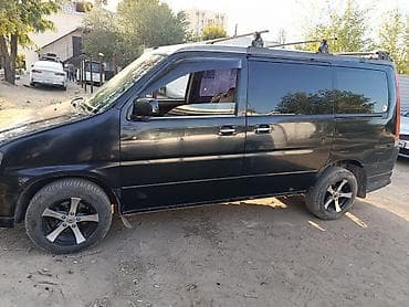 минивен фото: Honda Stepwgn: 2000 г., 2 л, Автомат, Бензин — 5