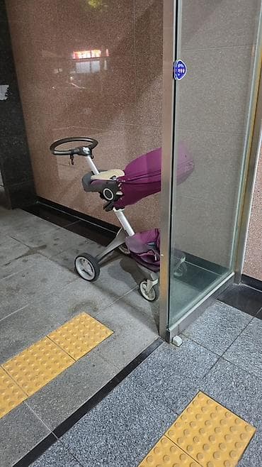 Балдар арабасы, Stokke, түсү - Кызгылт көк, Колдонулган, Өзү алып кетүү, Акылуу жеткирүү lalafo.kg да Балдар арабасы, Stokke, түсү - Кызгылт көк, Колдонулган, Өзү алып кетүү, Акылуу жеткирүү