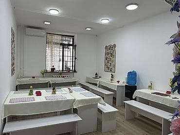 Компьютерные столы: Белый стол + скамья, в наличии.
Размер: ?75 — 2