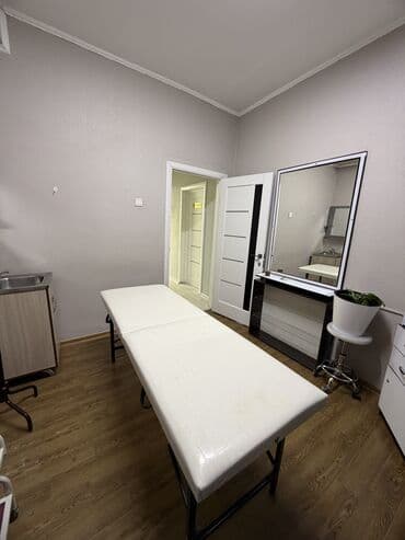 продаю офис 107 м² с ремонтом с мебелью административное здание 1 этаж: Сдаю Кабинет в салоне, 15 м² — 3