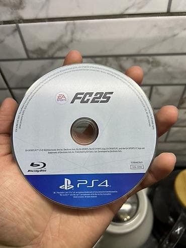 EA Sports FC 25 — диск Blu‑ray для PlayStation 4. В комплекте: 1