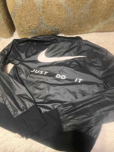 плащи от дождя: Продаю ветровку Nikе четного цвета( оригинал ) размер XS (34-36) на — 4