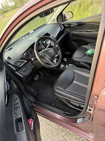 полики спарк: Chevrolet Spark: 2020 г., 1 л, Автомат, Бензин, Хэтчбэк — 5