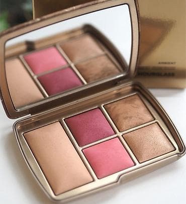 себе: Палетка для лица Hourglass Ambient Lighting Edit (5 оттенков) Палетка — 4