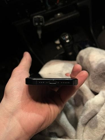 poco m5c: IPhone 15 Pro, Black Titanium — 6