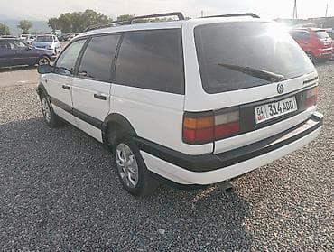 боковой: Volkswagen Passat Variant: 1992 г., 1.8 л, Механика, Бензин, Универсал — 4