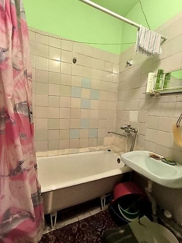 Батирлер: 2 бөлмө, 50 м², Кудайберген автобазары 105-серия, 3 кабат, Эски ремонт — 10