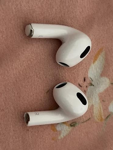 одно ухо: Беспроводные вкладыши наушники, Apple, Airpods 3 — 2