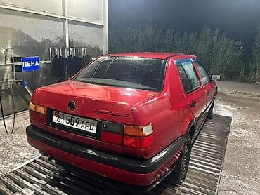 Транспорт: Volkswagen Vento: 1992 г., 1.8 л, Механика, Бензин, Седан — 5