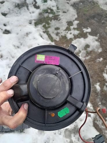 Кузовные детали: Вентилятор Volkswagen 1994 г., Б/у, Оригинал — 2