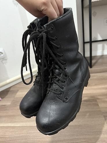 Ботинки берцы из натуральной кожи, цвет черный. Характеристики: -