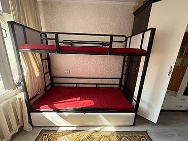 Двухъярусная кровать с металлическим каркасом - Прочная конструкция