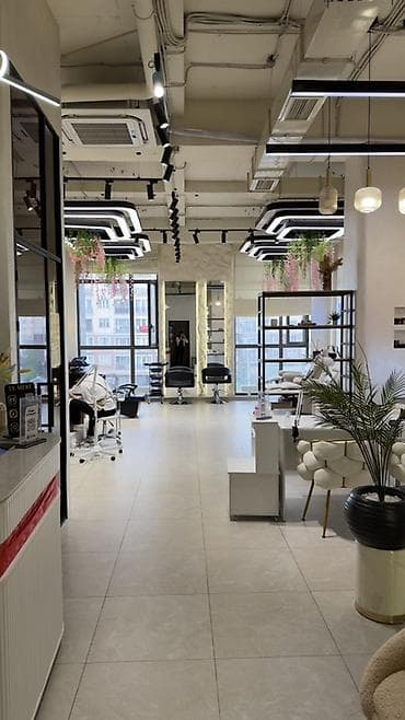 1room flat: Салон красоты/студия услуг красоты Сдаю небольшой кабинет в салоне - — 1