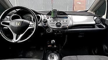 машины до 100к: Honda Fit: 2011 г., 1.5 л, Автомат, Бензин, Хэтчбэк — 5