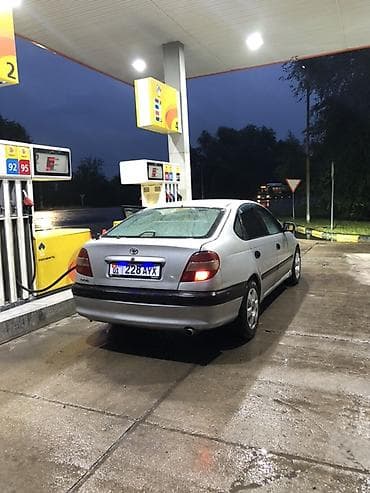 авенсим: Toyota Avensis: 2001 г., 1.8 л, Механика, Бензин, Хэтчбэк — 5