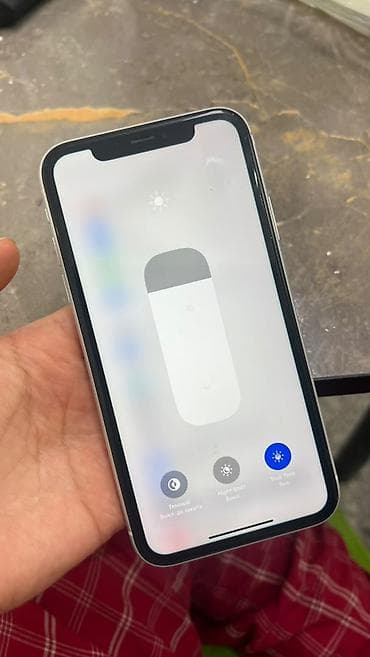 iphone 17 r: IPhone Xr, Б/у, Белый — 3
