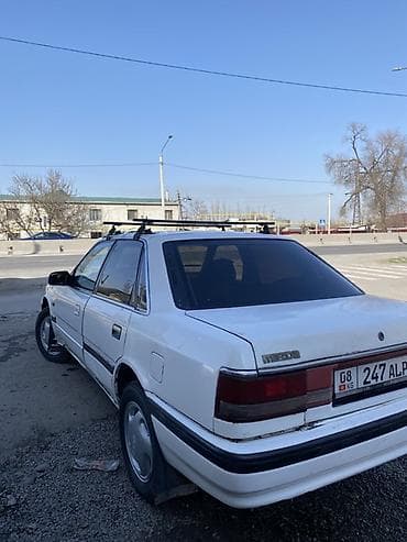 Mazda 626: 1989 г., 2 л, Механика, Бензин, Седан