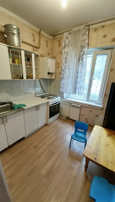 суточные квартира восток 5: 2 комнаты, 48 м², 105 серия, 1 этаж, Старый ремонт — 1