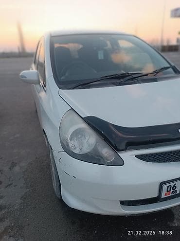 Honda: Honda Fit: 2005 г., 1.3 л, Вариатор, Бензин, Хэтчбэк — 3