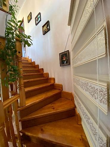 селый дом: Дом с благоустроенным двором и навесом - Двухэтажный жилой дом с — 7