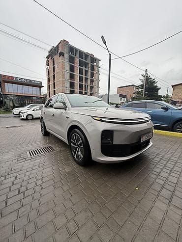 авто крайслер: Lixiang L6: 2024 г., 1.5 л, Автомат, Электромобиль, Кроссовер — 2