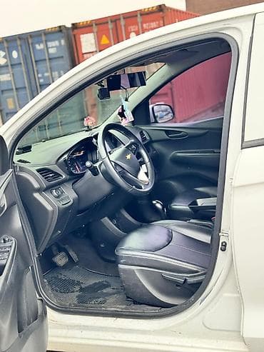 дверь спарк: Chevrolet Spark: 2017 г., 0.1 л, Автомат, Бензин, Хэтчбэк — 3