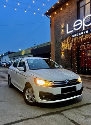 Honda Jazz: 2018 г., 1.6 л, Механика, Бензин, Седан at lalafo.kg Honda Jazz: 2018 г., 1.6 л, Механика, Бензин, Седан