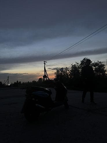 Мототехника: Скутер/мопед городского типа. Основные особенности: - Двигатель — 6