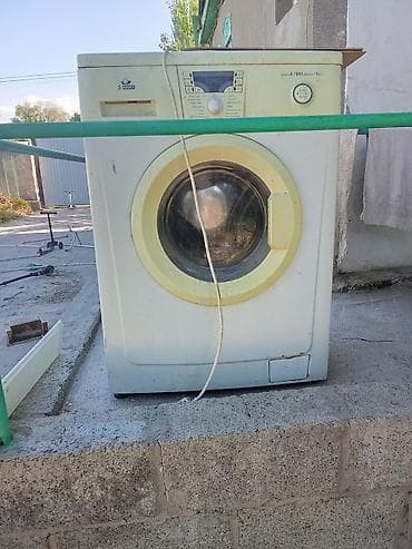 Стиральная машина Indesit IWSL 500 (фронтальная загрузка) - Тип