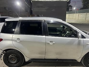 Транспорт: Toyota Ist: 2004 г., 1.5 л, Автомат, Бензин, Хэтчбэк — 2