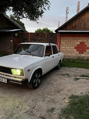авто в такси: ВАЗ (ЛАДА) 2105: 1982 г., 1.3 л, Механика, Седан — 3