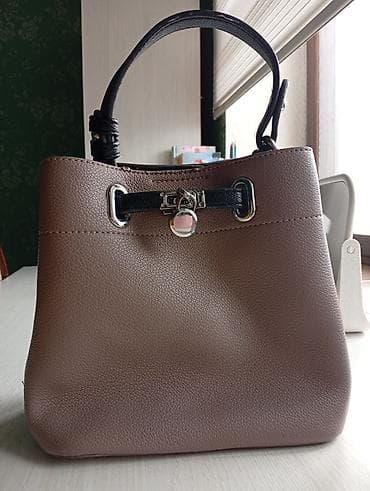 charles: 👜 Сумка Charles & Keith — 450 сом Продаю стильную сумку в хорошем — 2