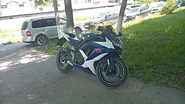 Мотоциклы: Спортбайк Suzuki GSX-R (серия Gixxer) в фирменной сине‑бело‑чёрной — 2